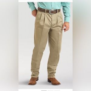 Men’s Wrangler Riata - Pleated front, relaxed fit pants